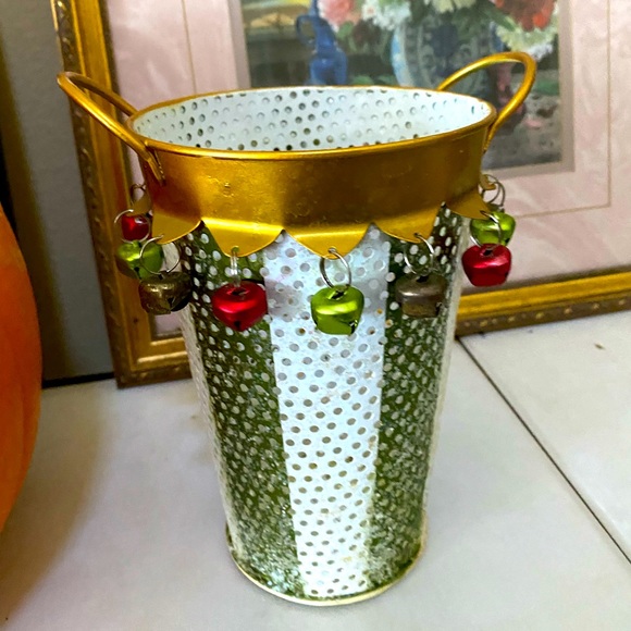 Vintage Christmas basket container - Picture 1 of 6